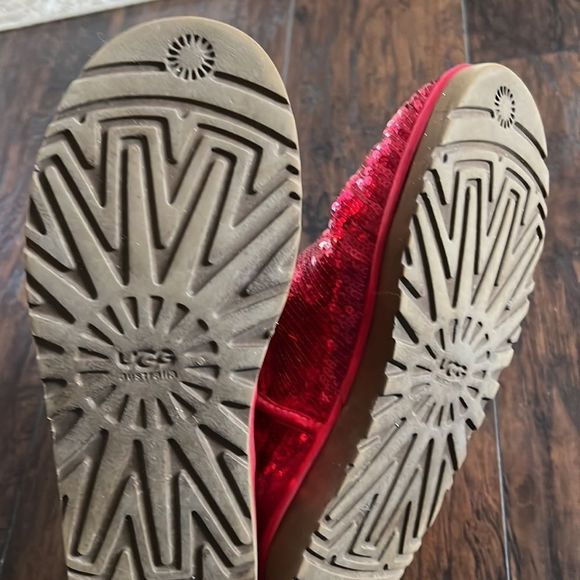 Ugg Red Sequin Sparkle Limited Holiday Edition Boots size 8 in EUC - Picture 9 of 9